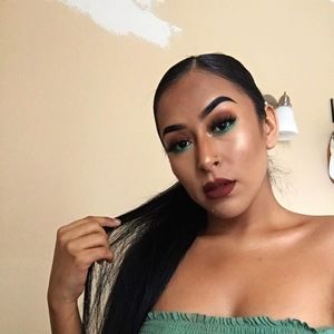 Meet your Posher, Kassandra